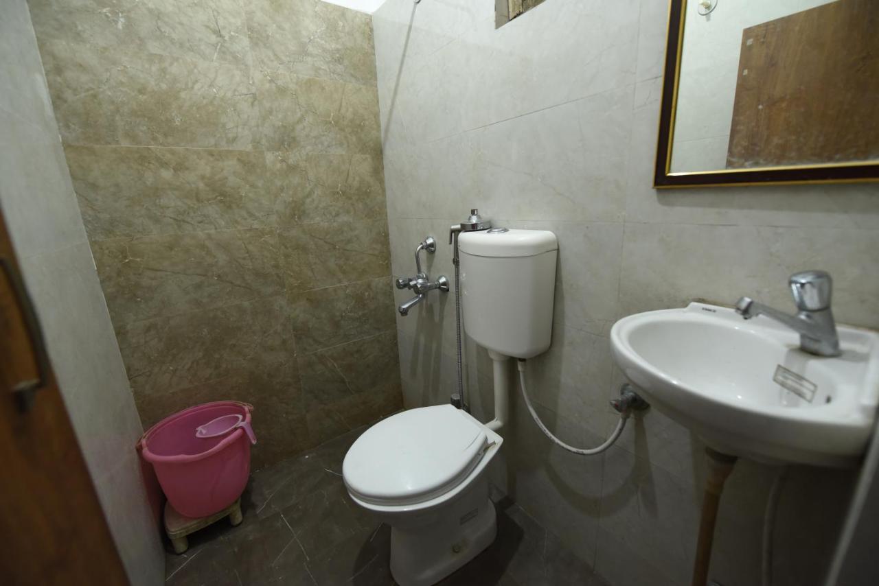 Hotel Mayur Gorakhpur Esterno foto