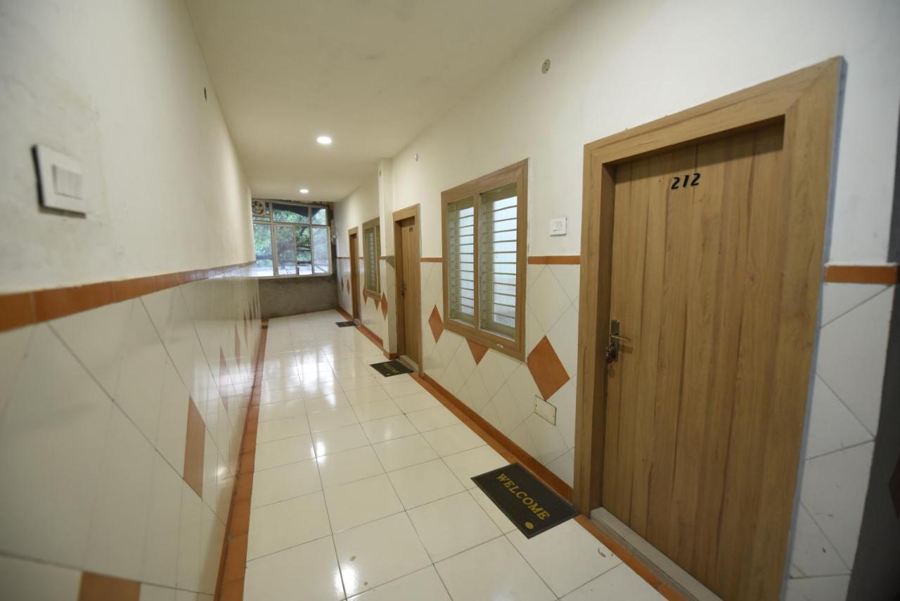Hotel Mayur Gorakhpur Esterno foto