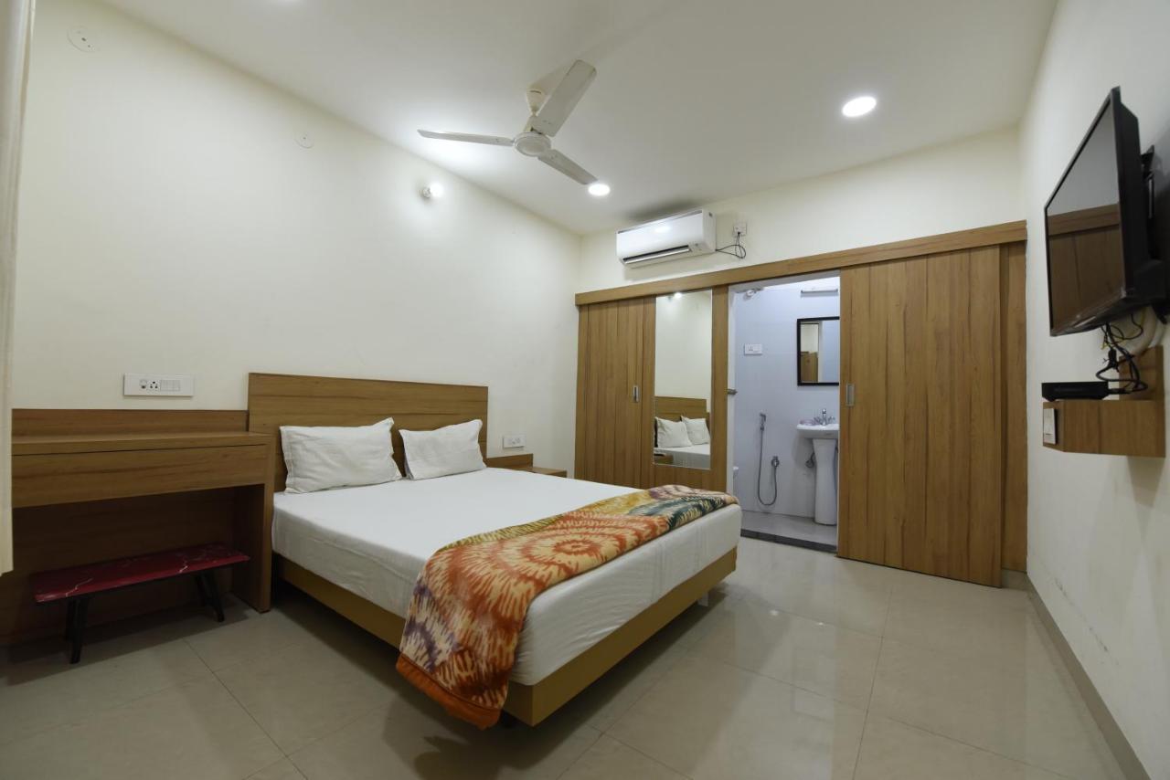 Hotel Mayur Gorakhpur Esterno foto